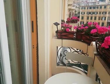 Triple Room with Private Bathroom and Balcony