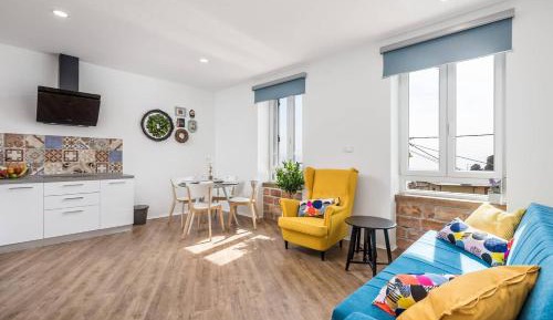 Deluxe One-Bedroom Apartment with City View