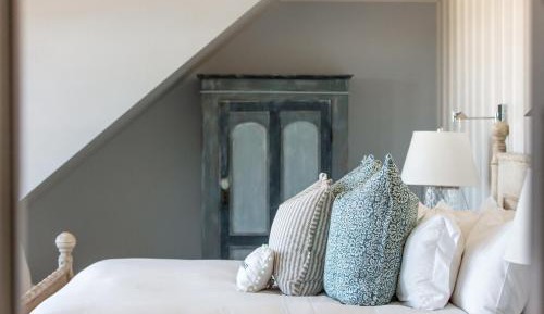 Bay View Bedroom - Queen Bed 