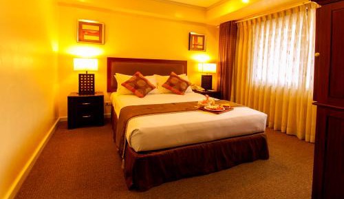 Deluxe Queen Room
