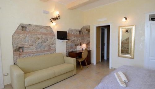 Family Apartment (2 Adults + 2 Children) with Sea View