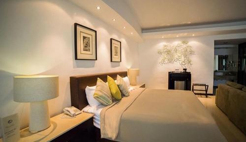 Master Suite with Spa Bath