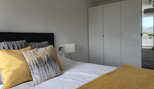 Deluxe Double or Twin Room with Mountain View