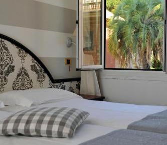 Double or Twin Room with Hill View
