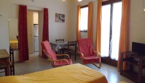 Studio Apartment