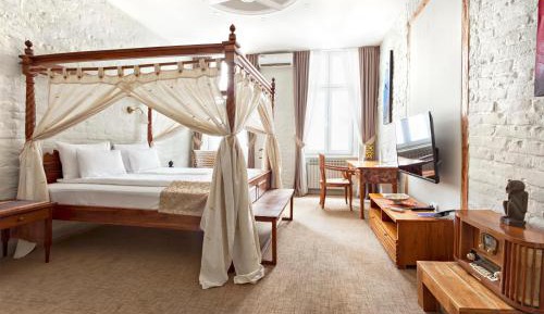 Luxury Suite