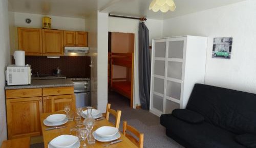 Studio with Mountain View