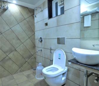 Standard Queen Room