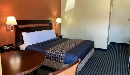 Standard King Room - Non-Smoking 
