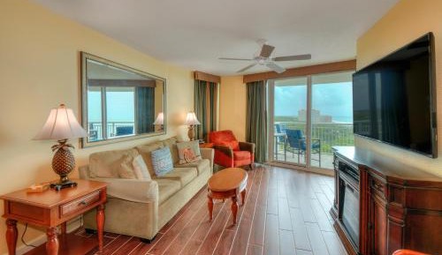 3 Bed Room Condo with Pool View and Beach View