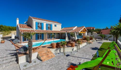 Villa with Sea View