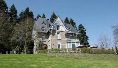 Ten-Bedroom Holiday Home