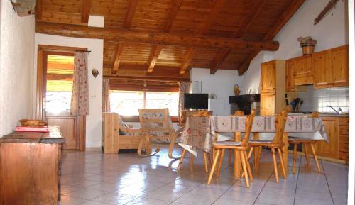 One-Bedroom Apartment - Split Level