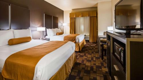 Queen Room with Two Queen Beds - Non-Smoking