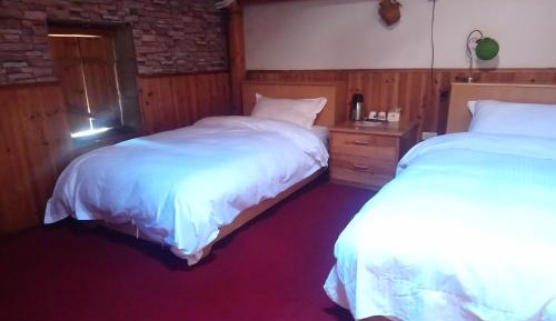 Standard Twin Room with Shared Bathroom