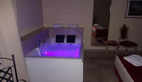 King Room with Spa Bath