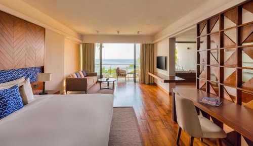  Premium Room - Complimentary sundowner cocktail from 4:30 to 5:30 pm