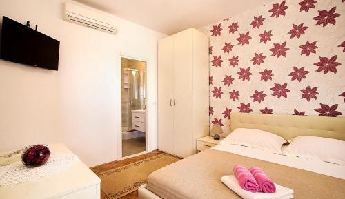 Two-Bedroom Apartment with Terrace and Sea View