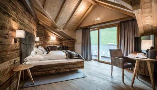 Junior Suite with Balcony
