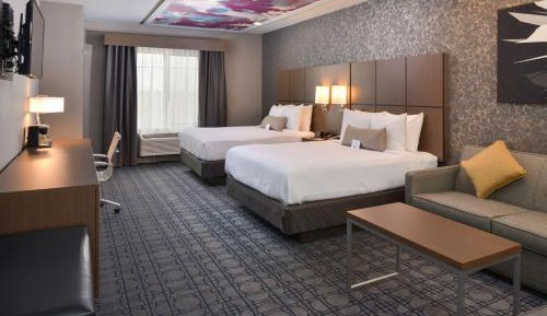 Queen Room with Two Queen Beds and Bath Tub - Disability Access/Non-Smoking