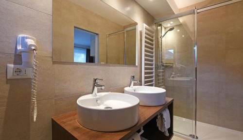 One-Bedroom Apartment (4 Adults)