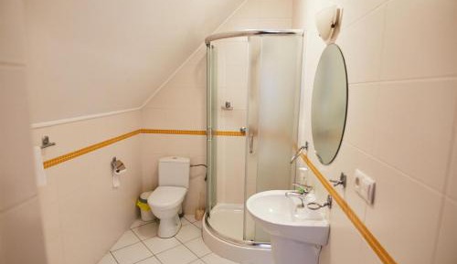 Twin Room with Bathroom
