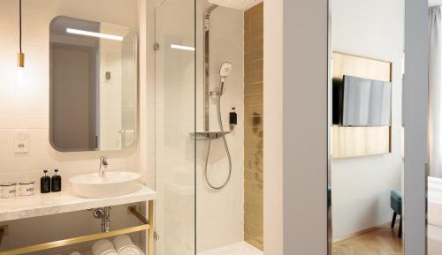 Smart Atrium Deluxe