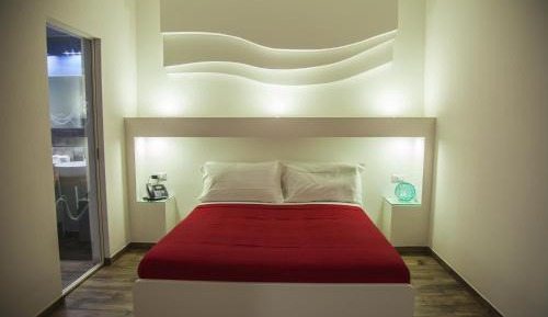 Deluxe Suite with Spa Bath