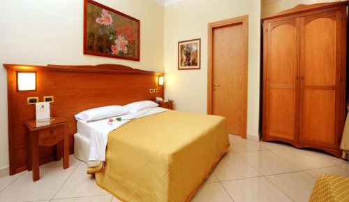 Double Room (1 Adult)