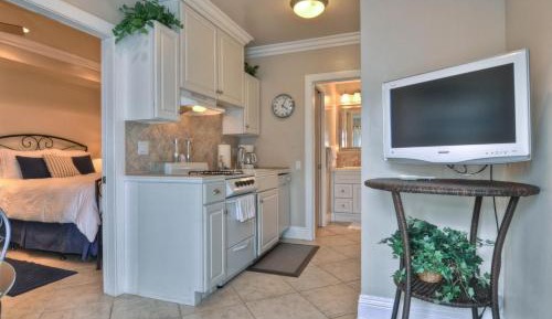 One Bedroom Apartment