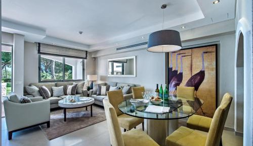 One-Bedroom Apartment S