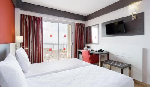 Double or Twin Room with Terrace and Sea View