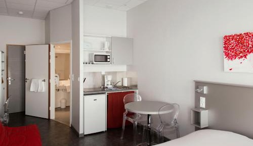 Family Studio (4 Adults)