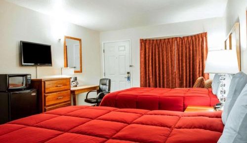 Queen Room with Two Queen Beds - Non-Smoking