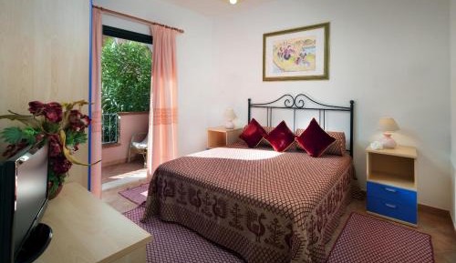 Two-Bedroom Apartment (5 Adults)