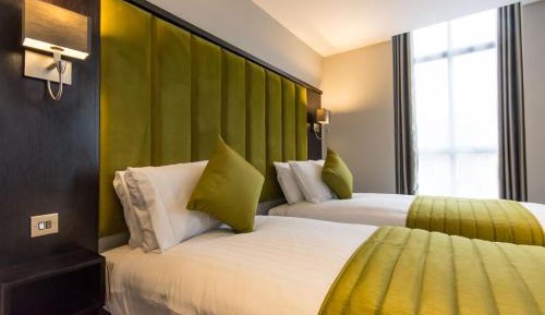 Superior Twin Room with City View