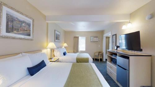 Queen Room with Two Queen Beds