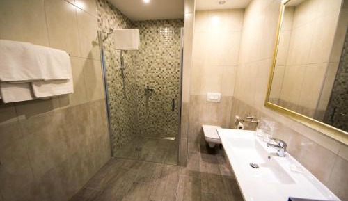 Deluxe Family Suite