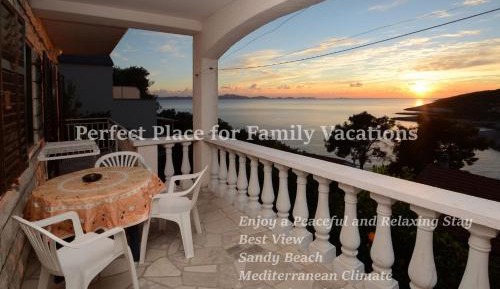 Three-Bedroom Apartment with Balcony (7 Adults)