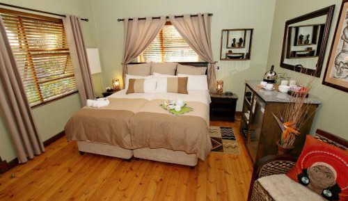 Deluxe Double or Twin Room with Bathroom