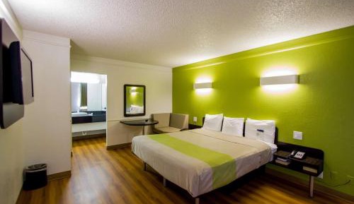 King Room - Non-Smoking