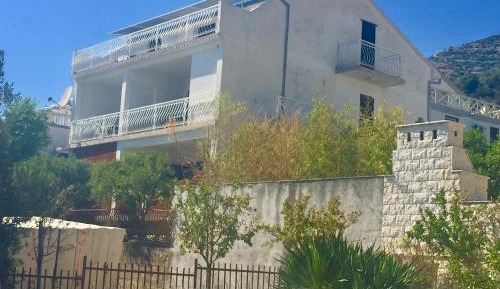 One-Bedroom Apartment with Terrace