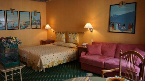 Deluxe Family Room