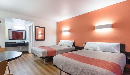 Deluxe Queen Room with Two Queen Beds - Non-Smoking