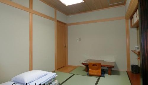 Japanese-Style Single Room with Shared Bathroom - Non-Smoking 