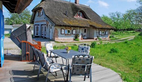 Ferienappartement unterm Reetdach (B)