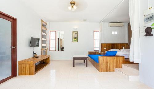 Villa with Garden View