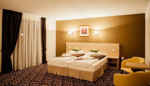 Double or Twin Room with Private Bathroom