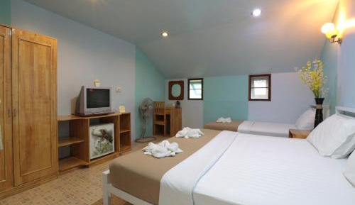 Standard Double Room with Shared Bathroom