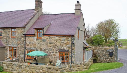 One-Bedroom Holiday Home